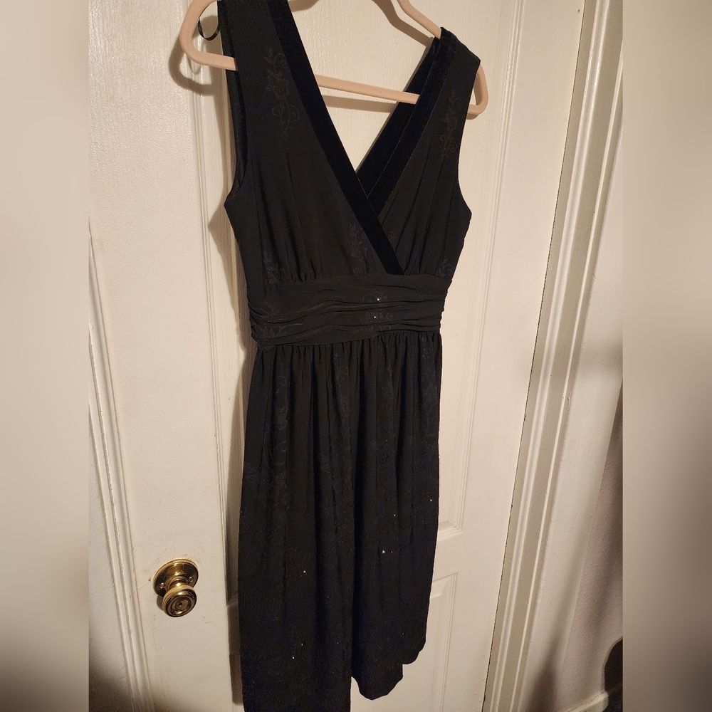 Sandra Darren Black Dress With Floral Detail Size 10p - Picture 2 of 7